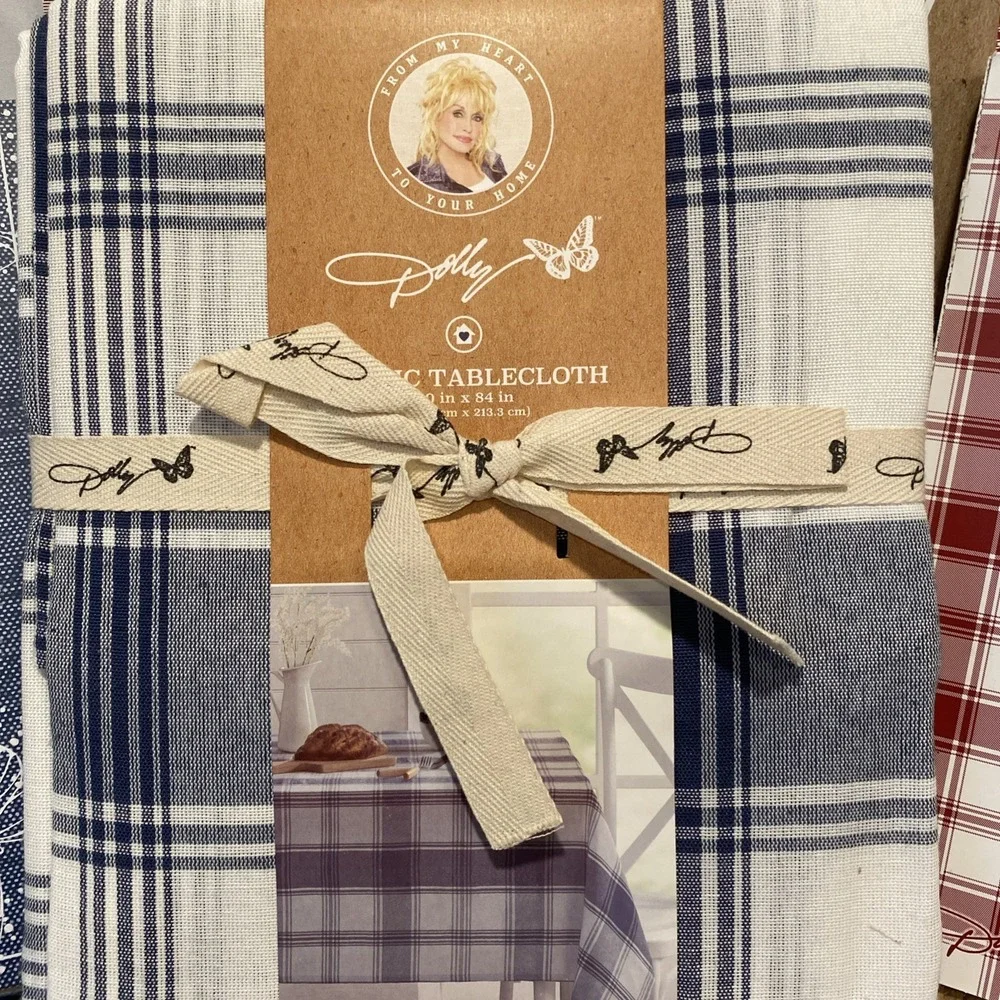 DOLLY PARTON~BLUE & WHITE PLAID‎ FABRIC TABLECLOTH~SIZE 60